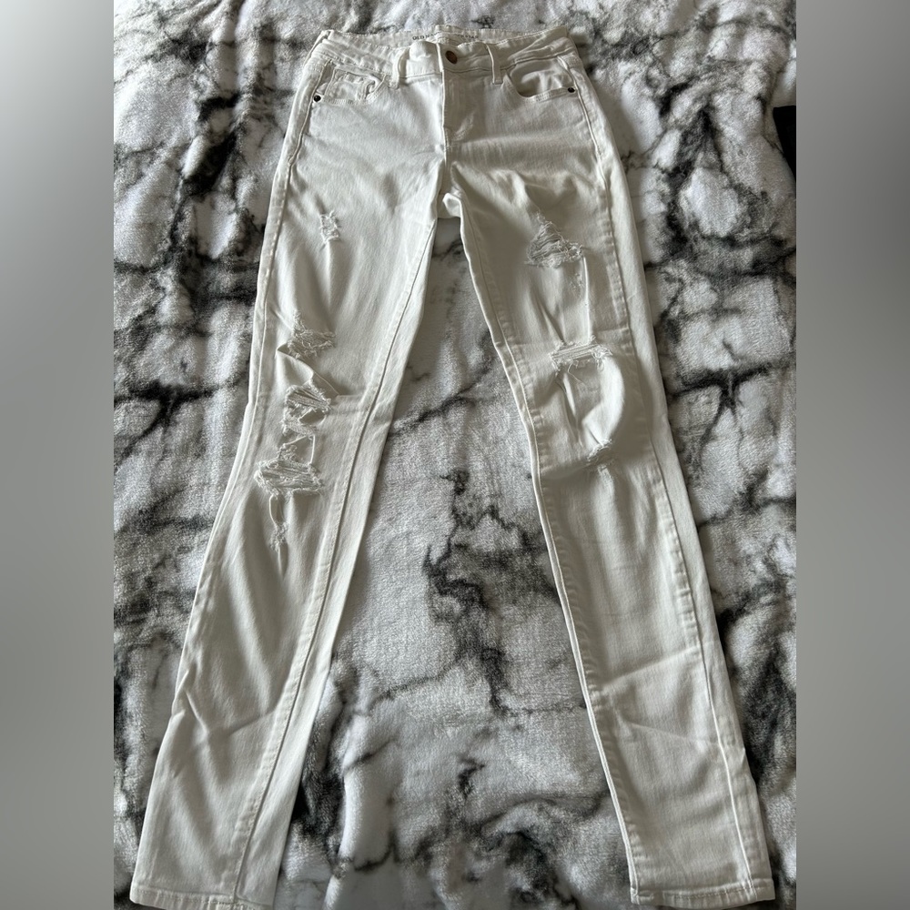 White skinny rockstar jeans distressed size 2
